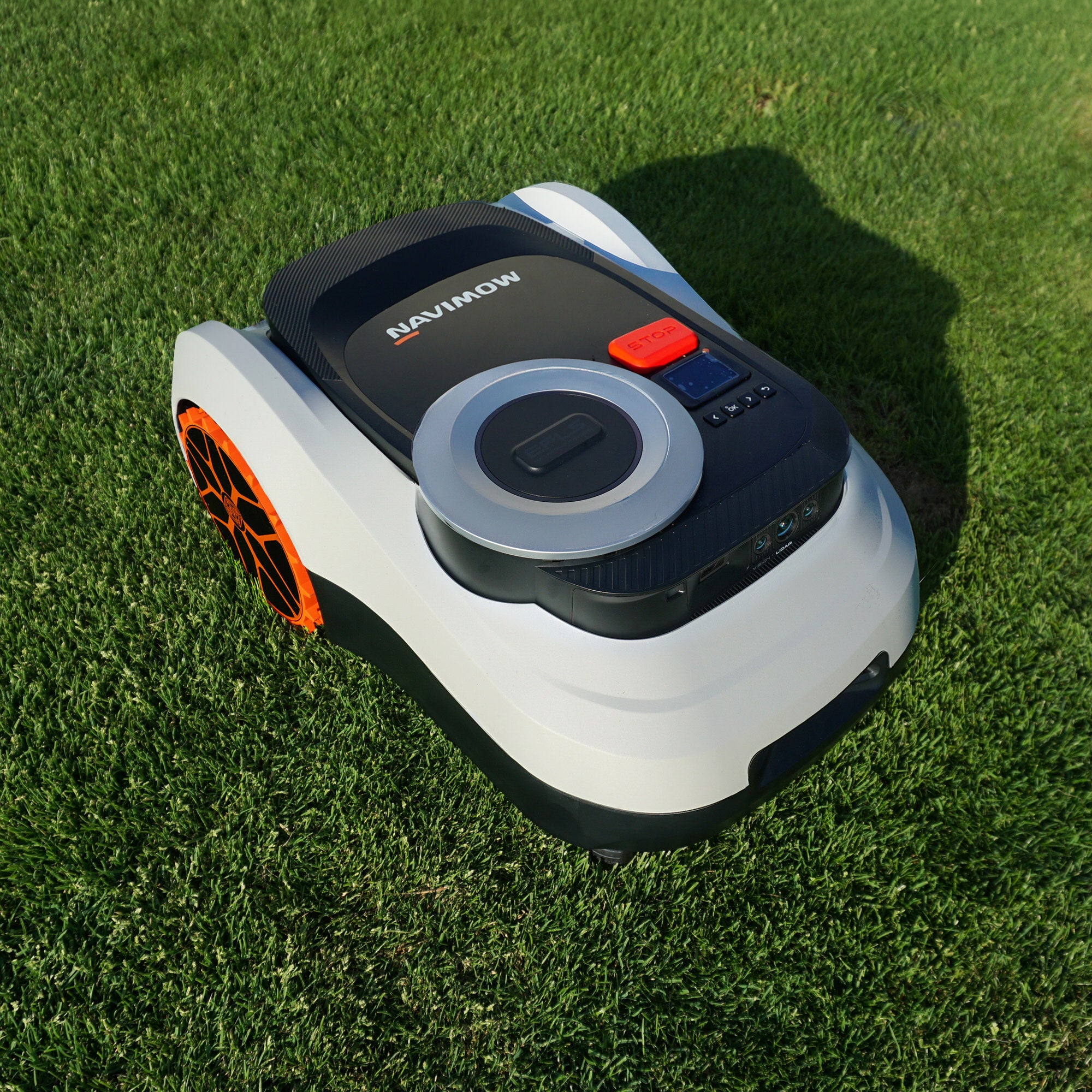 Segway Navimow i2 LiDAR Robotic Lawn Mower with Premium Design Wrap